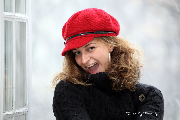 The+Woman+in+the+Red+Hat,+Berlin.jpg