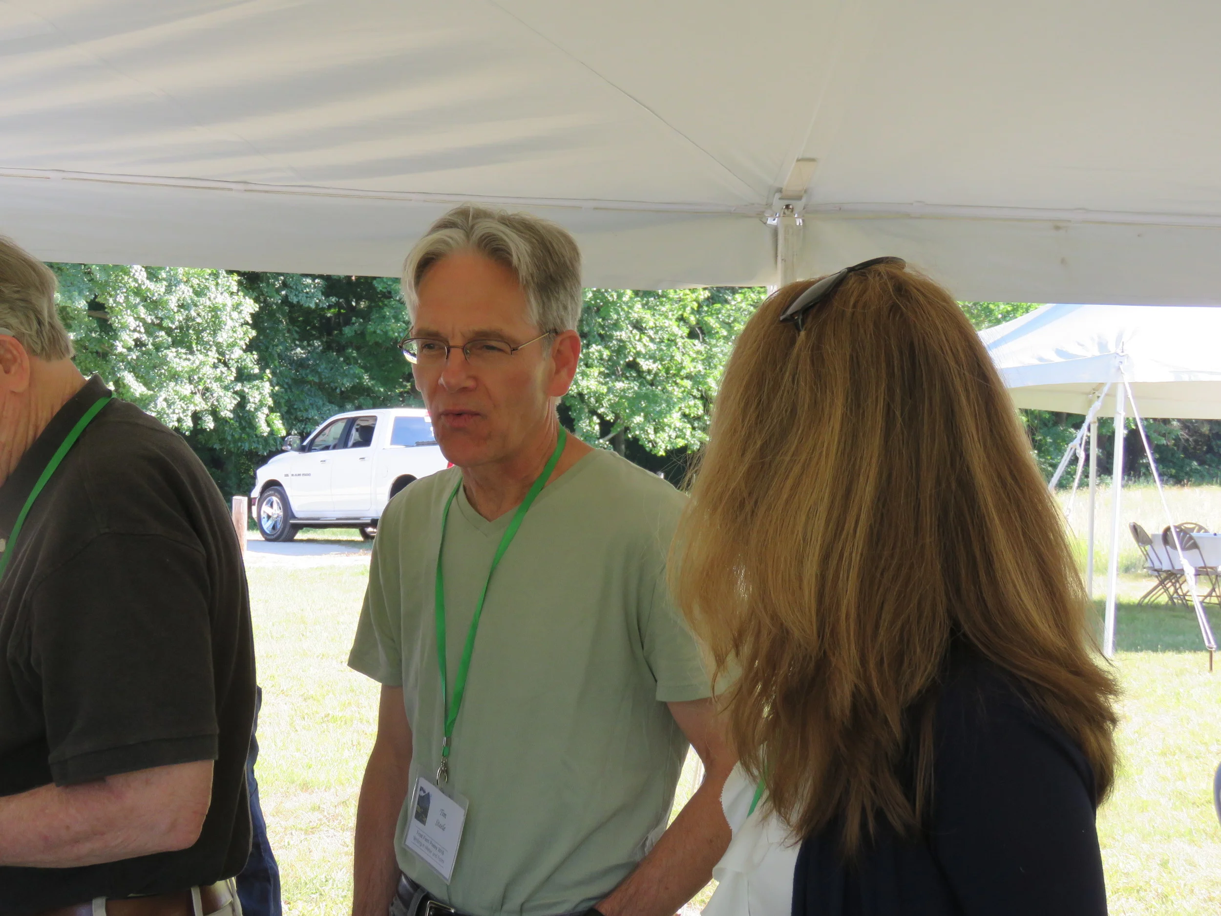 Chatting on the breakfast line