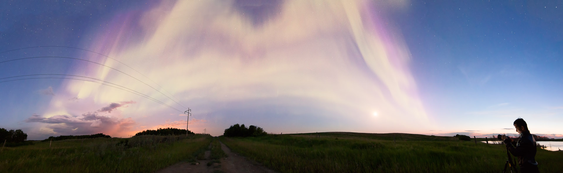 14 shot panoramic featuring aurora, clouds, the moon, and Herry. 11mm | f/2.8 | 5s | ISO2000