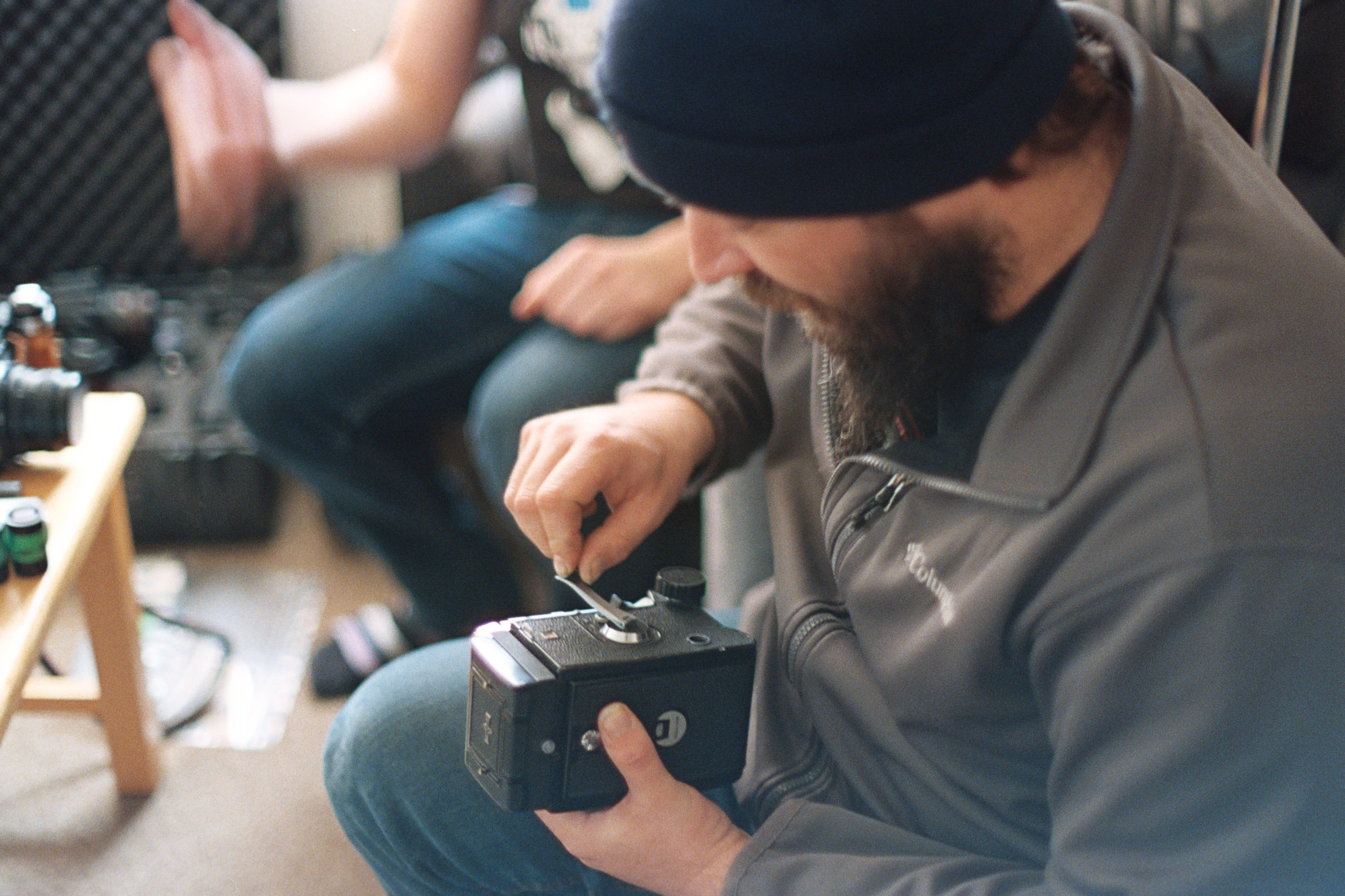 Jamie getting sorted with the Mamiya | Nikon FM3A + Nikkor 50/1.2 | Lomography Color 800