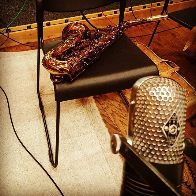 Here's one of new favorite things: an American Laquer Roberto's Winds (RW) alto saxophone (at one time possessed by Sonny Rollins). I played 1930's American made horns most of my career until discovering these diamond in the rough modern horns with old souls. Thank you to Roberto and all the people involved that create these wonderful instruments. #altosaxophone #robertoswinds #rwsaxophones