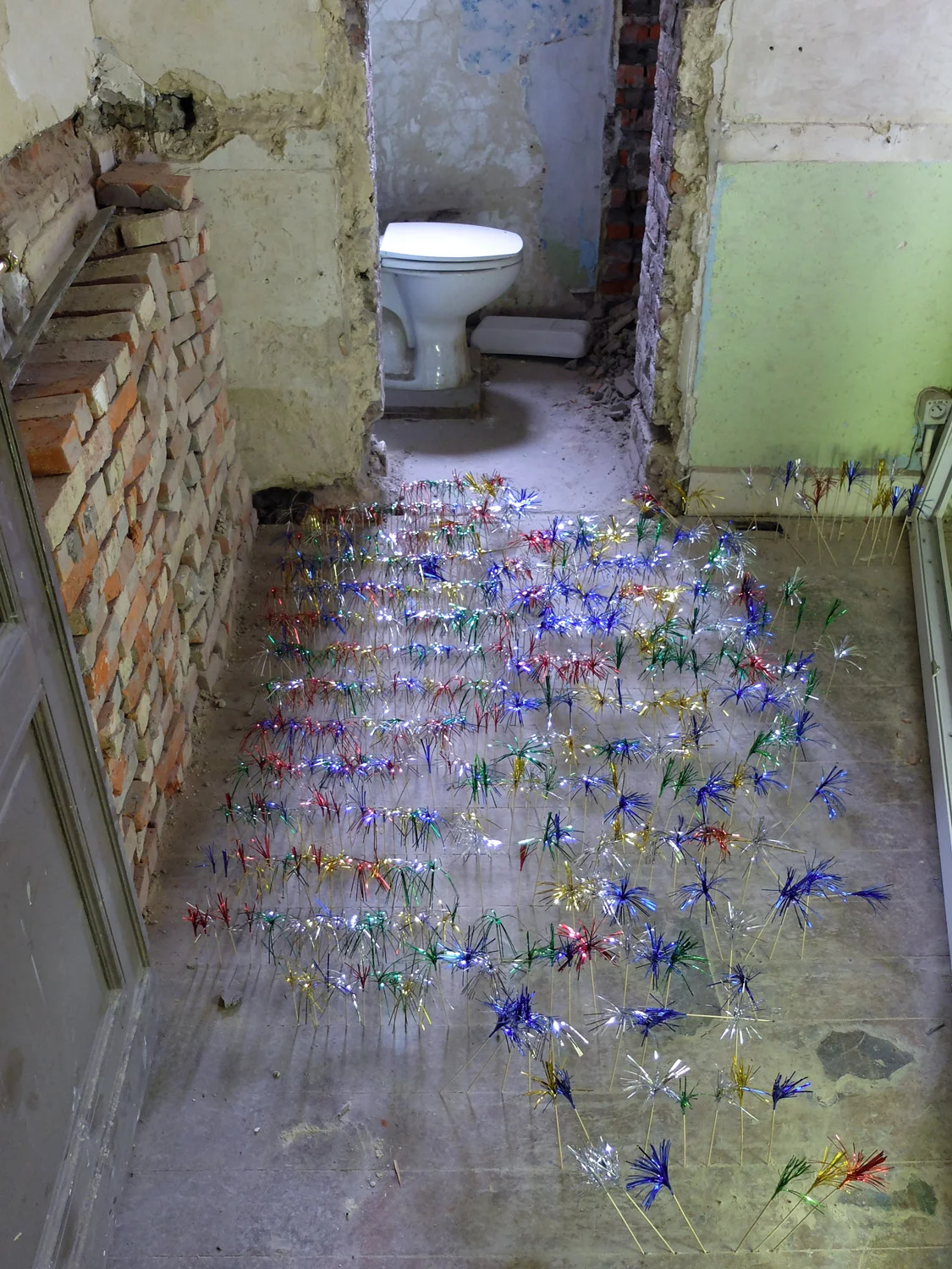 A.(mazonia), glitter sticks, dimensions variable