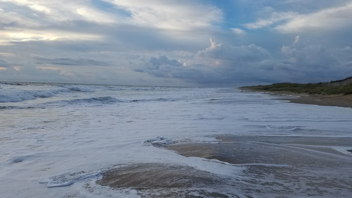 Waves & Swell battering the coast on 9 Sep / Back Bay NWR