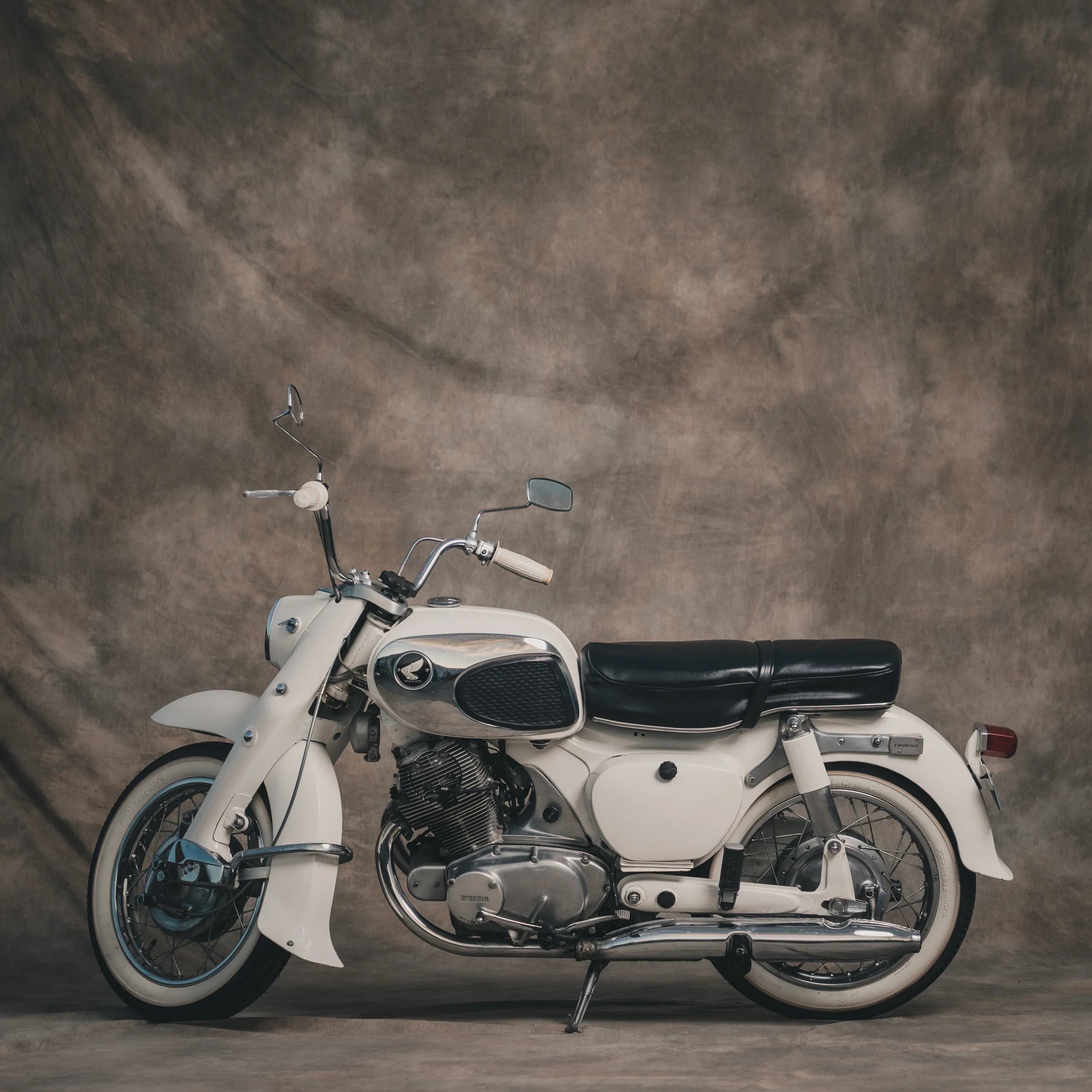 HIGH RESOLUTION DIGITAL FILES