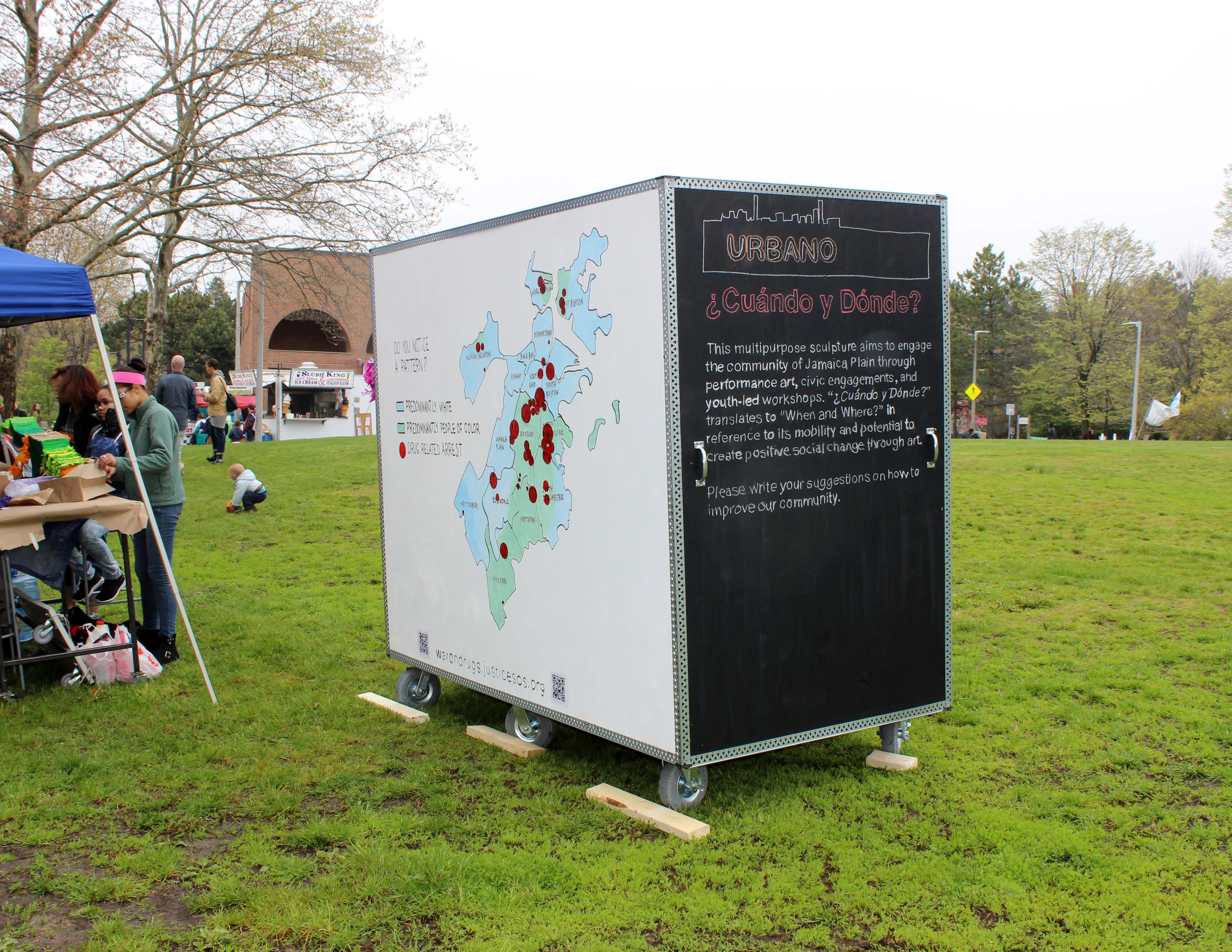 Nomadic Civic Sculpture/Escultura cívica nómada