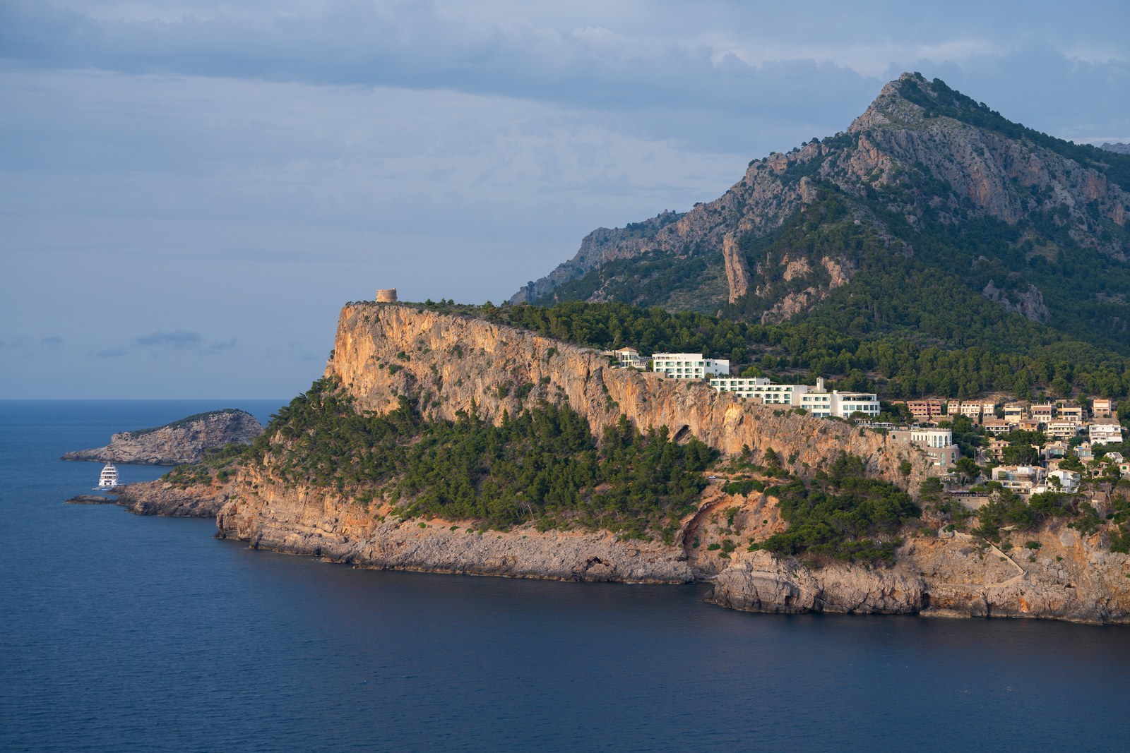 Image courtesy of Jumeirah Port Soller Hotel.