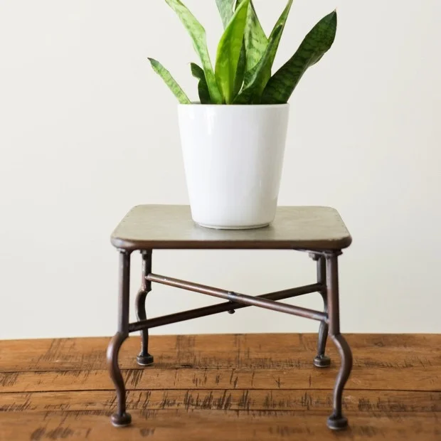 Industrial Footed Metal Riser