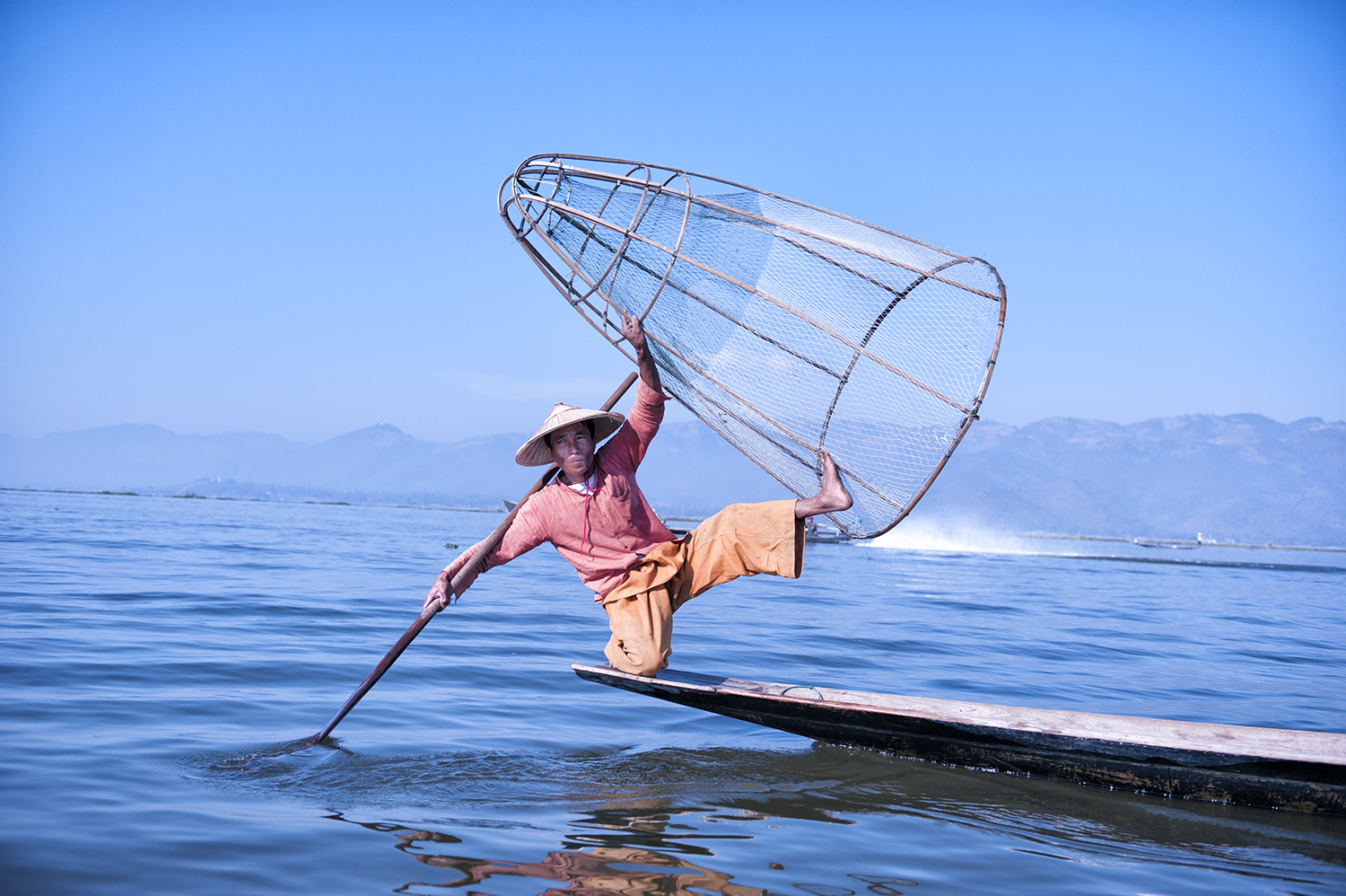 idle lake, myanmar