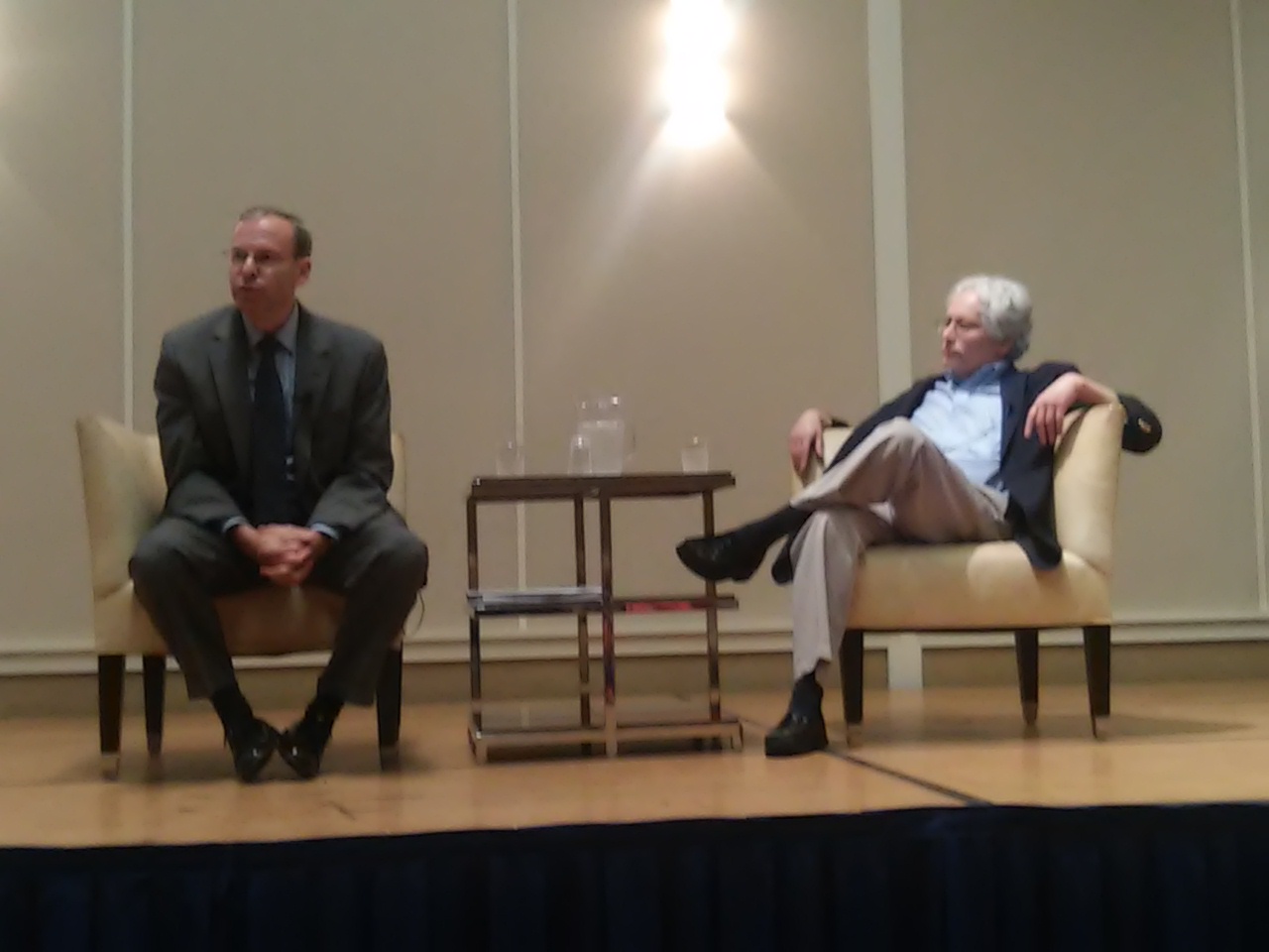 kol shalom co-sponosrs j-street forum with jeremy ben-ami (left)