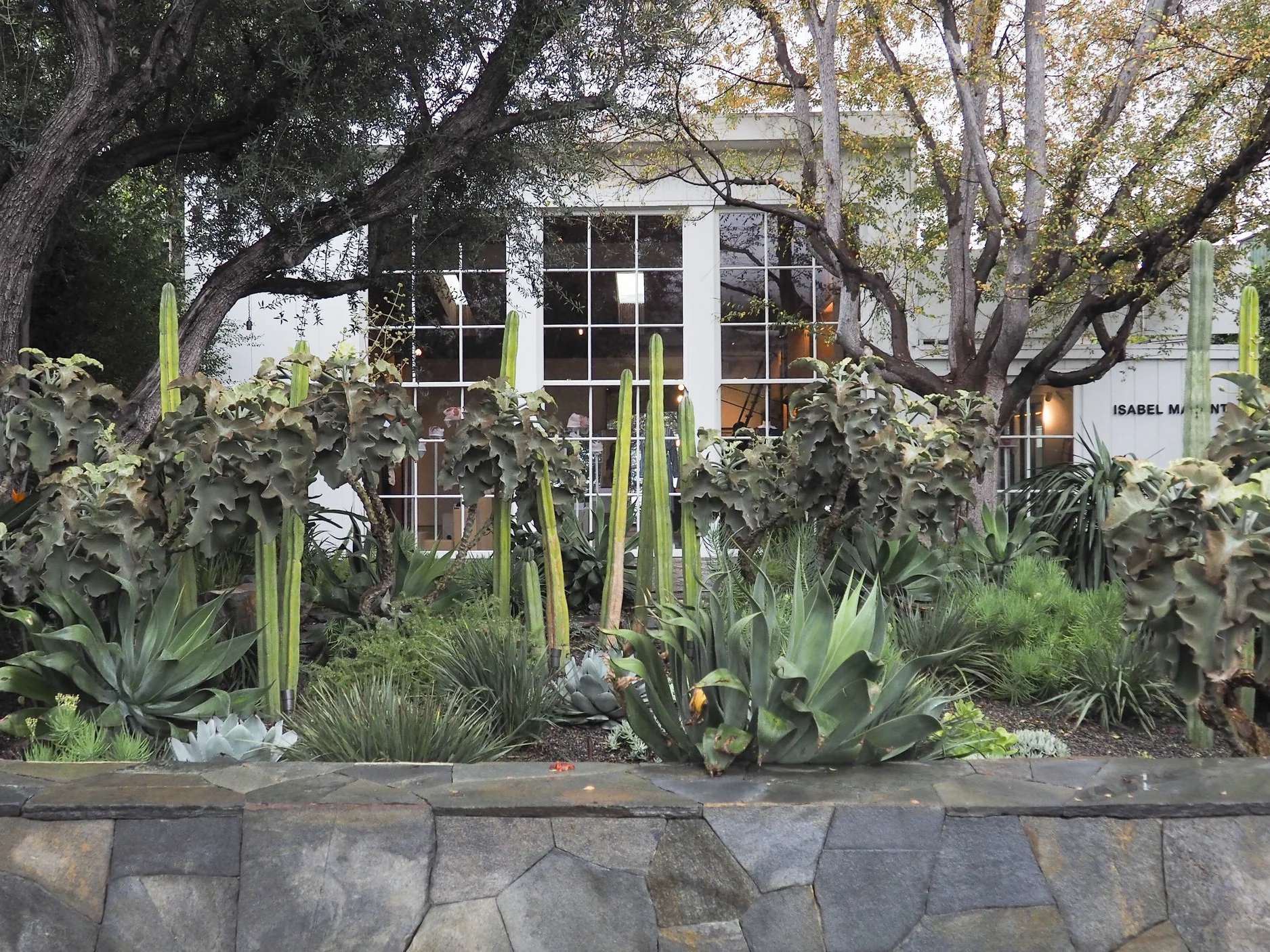 At Melrose Place, everything is pretty!