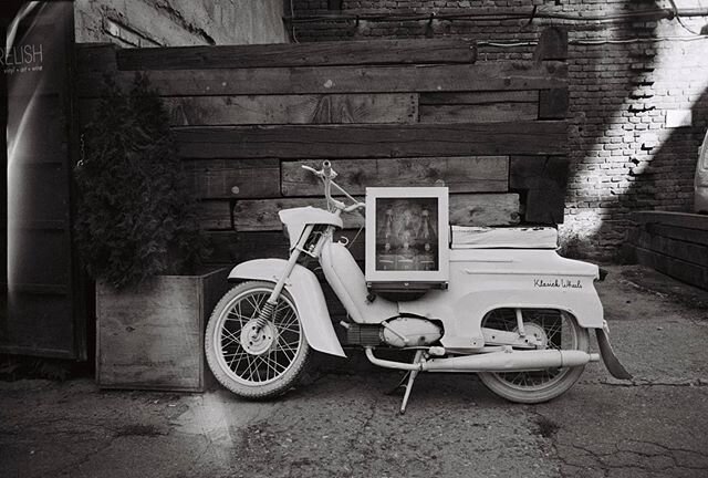 Prague_002 - Wine Scooter
#35mm #ilford