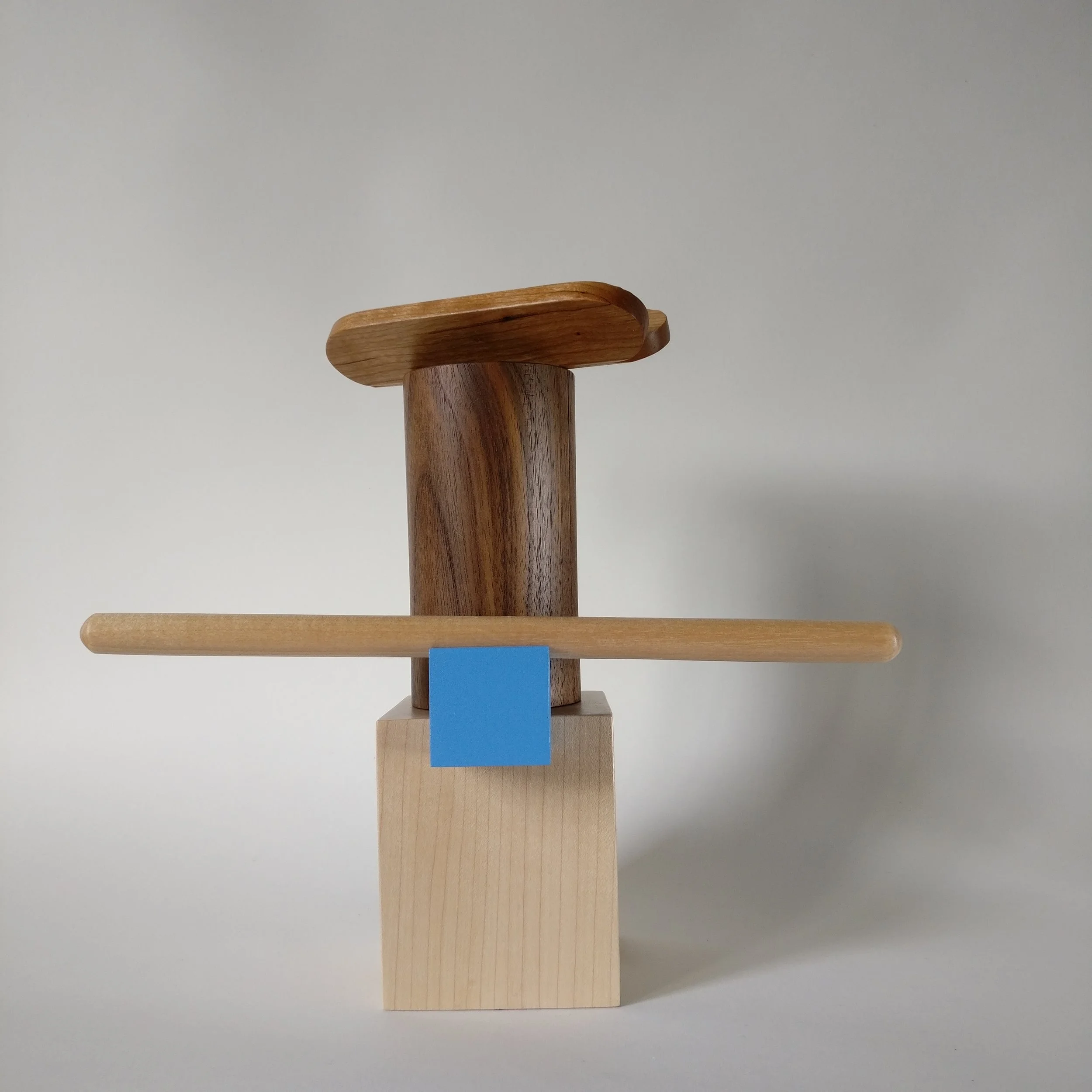 Jewelrt box, totem, wood, design, projet eight eight, projet huit huit, Myriam Rigaud, designer, memphis, geometric, hot dog blue