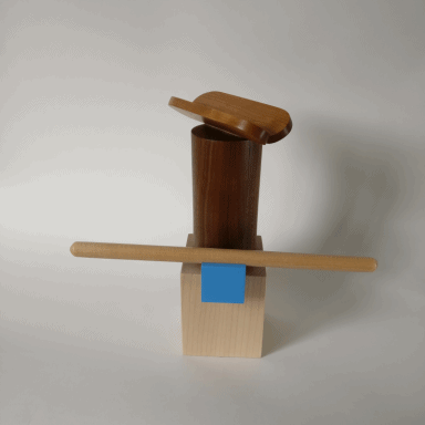 Jewelrt box, totem, wood, design, projet eight eight, projet huit huit, Myriam Rigaud, designer, memphis, geometric, hot dog blue