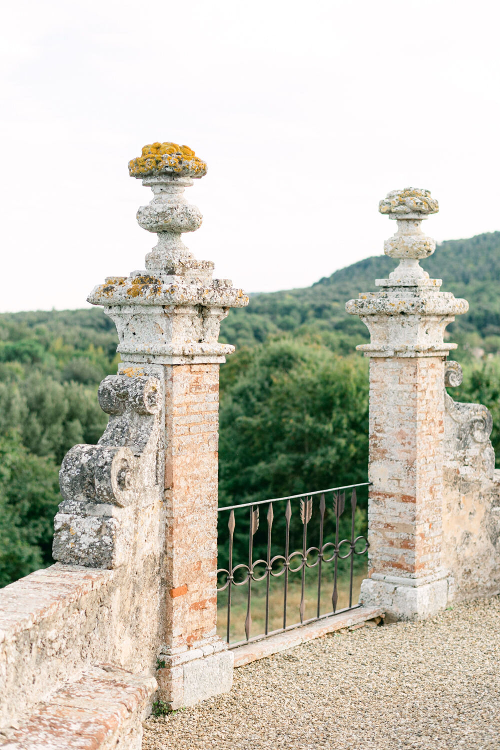 lace-and-luce-castello-di-celsa-13.jpg