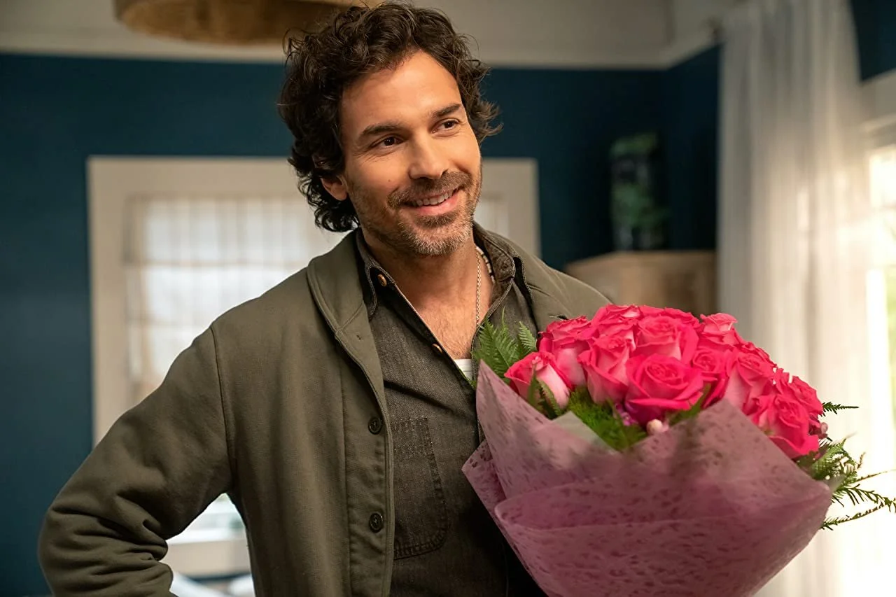 Santiago Cabrera- The Flight Attendant S2