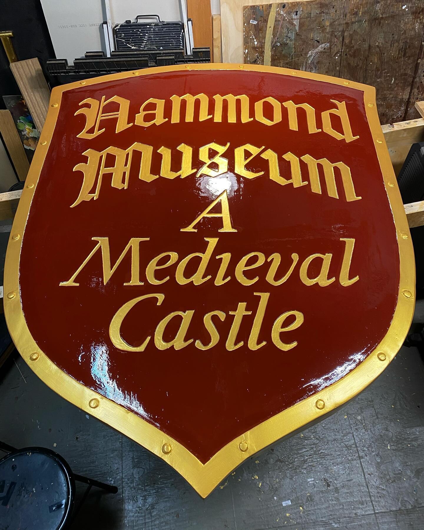 A little &ldquo;After &mdash;&gt; Before&rdquo; sign restoration to brighten your Tuesday morning ✨#dogtownrestoration #hammondcastle #customfinishing #signrestoration #signpainting #historicpreservation #woodsigns #capeann #newengland