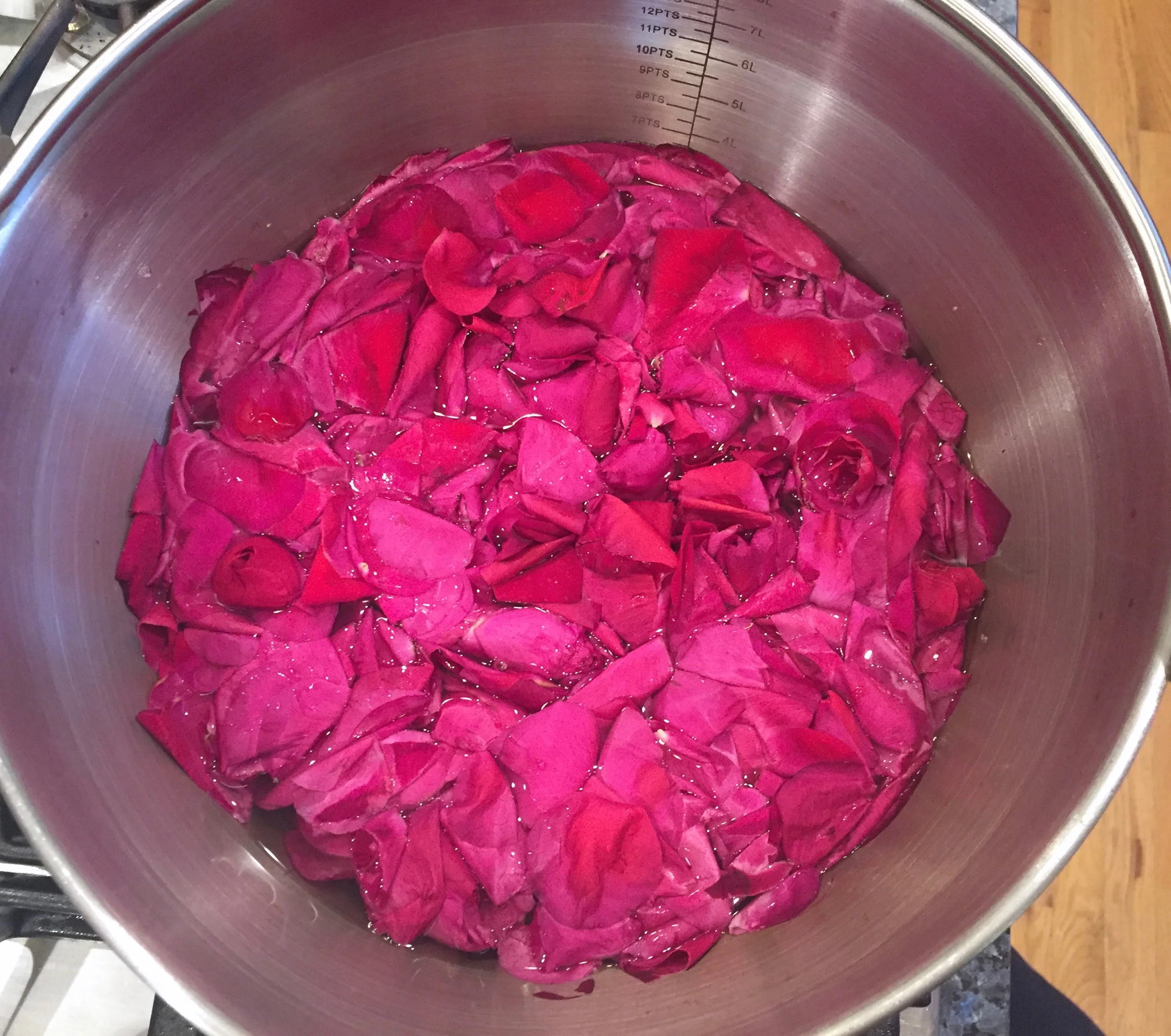 the red leaches from the petals into the water...