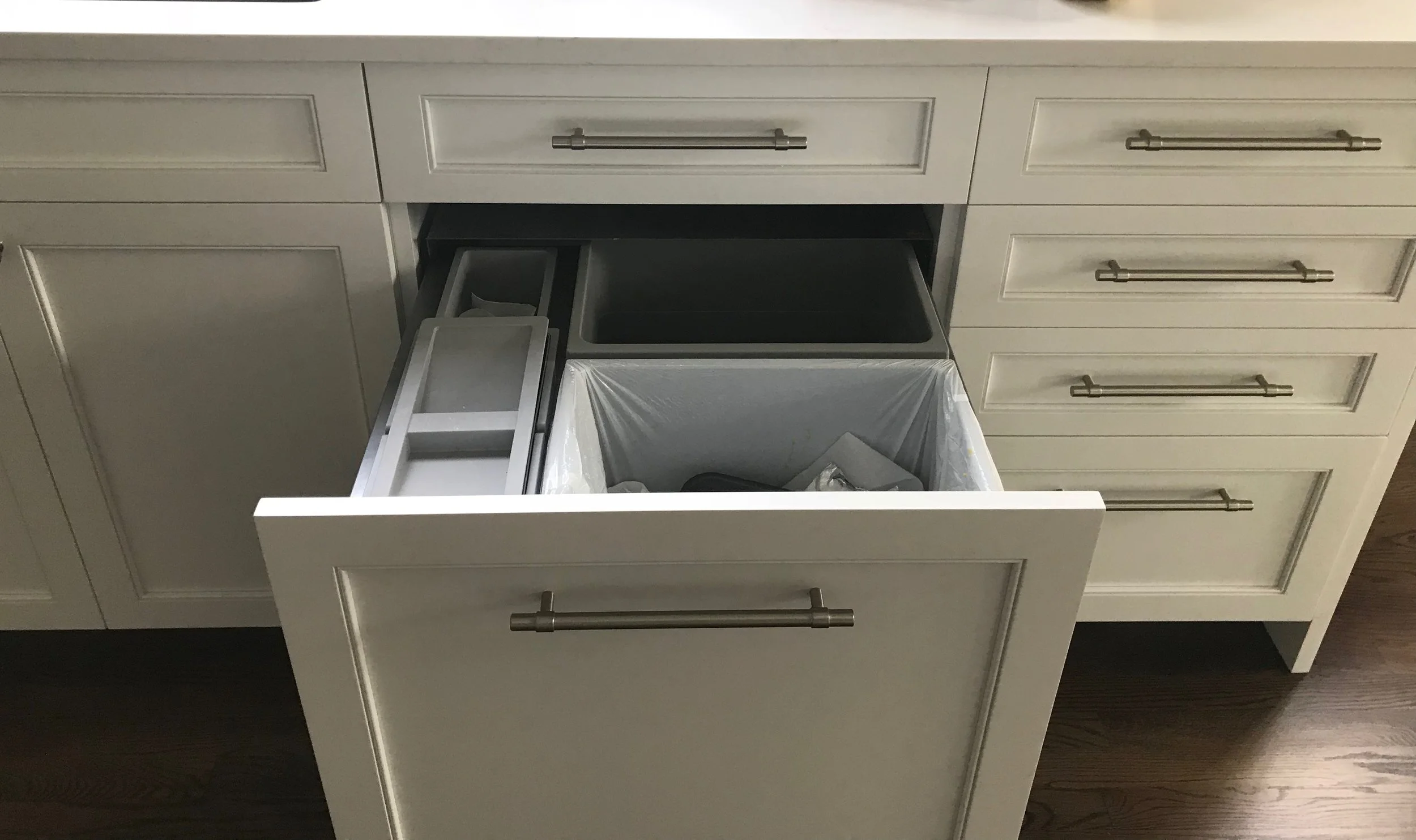 the Hailo Euro Cargo waste system by Hafele