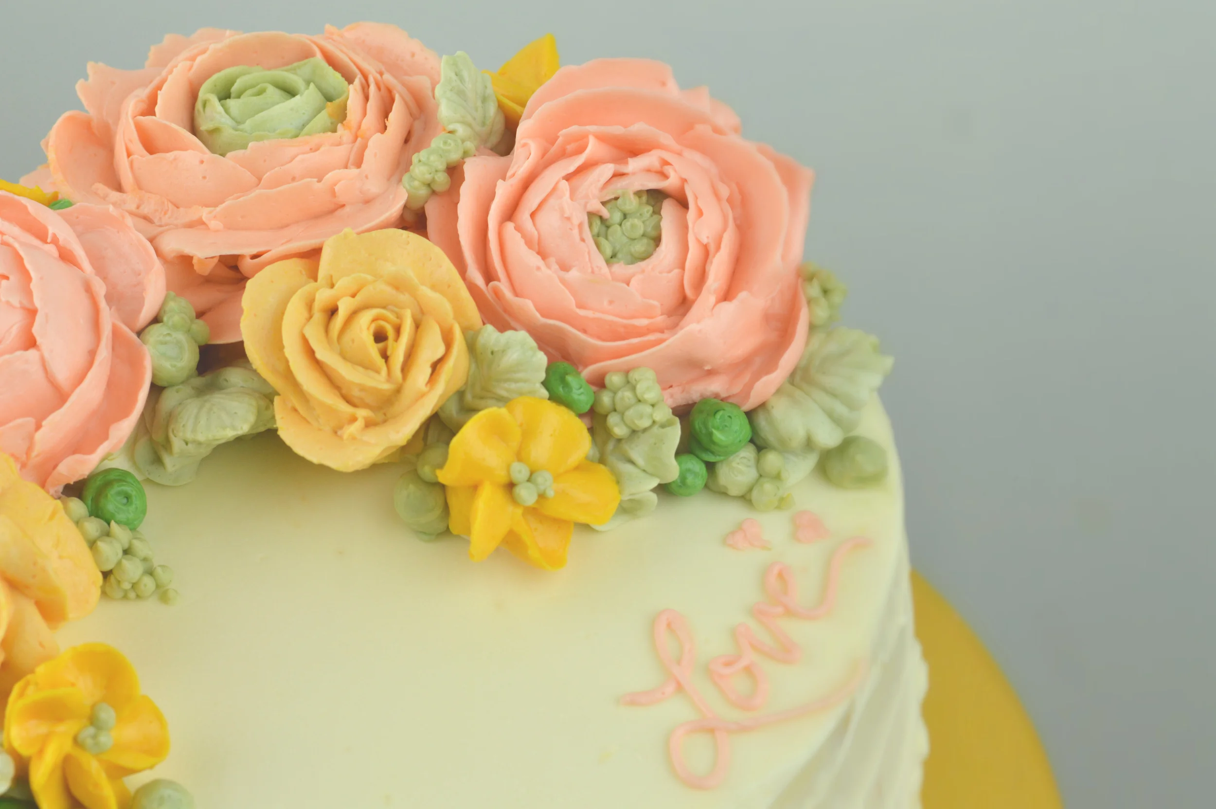 Buttercream floral details