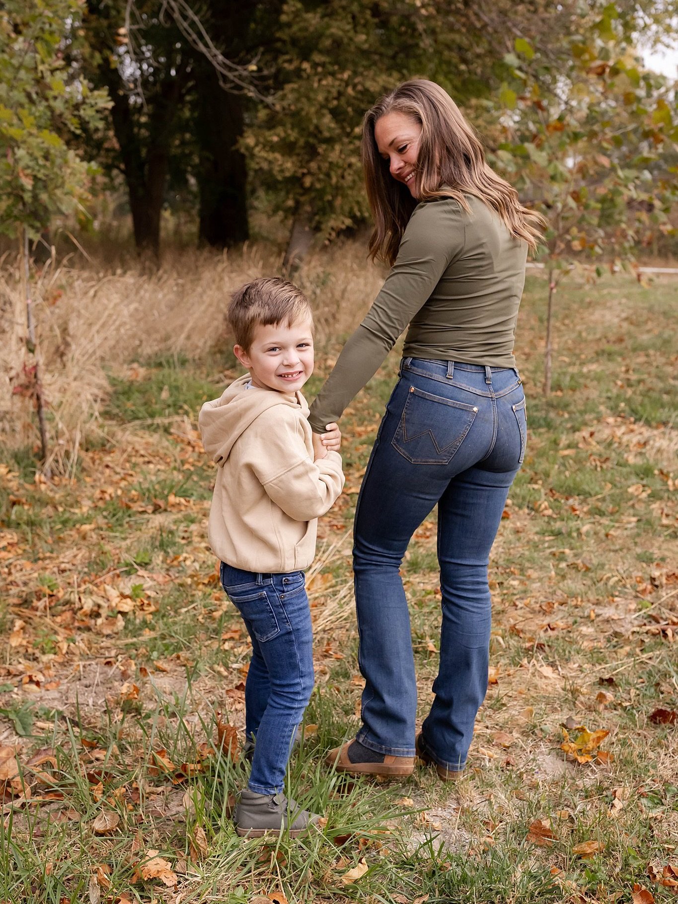 Swipe to see Luke transform from giggles to zen 🧘 🙃