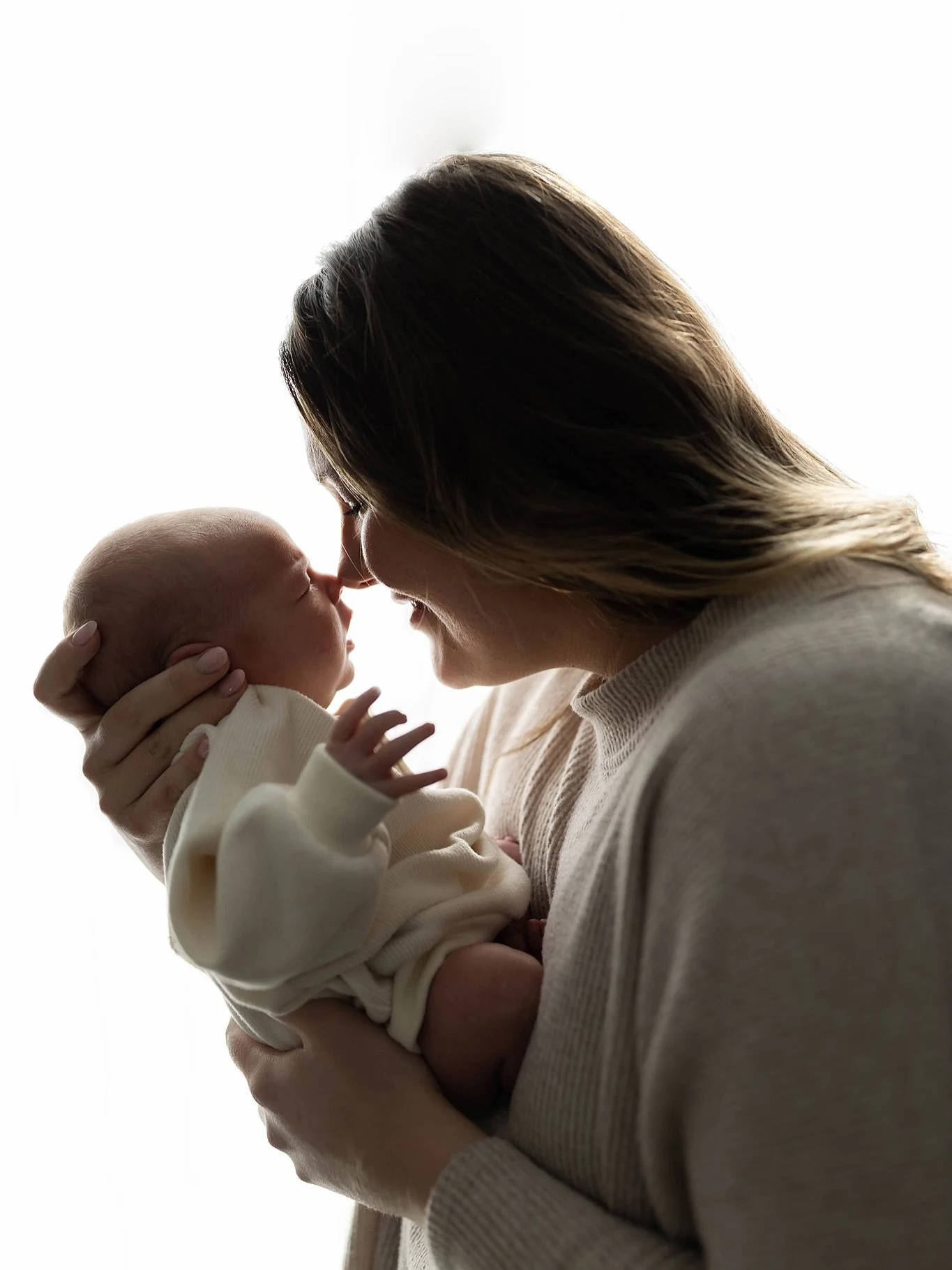 You&rsquo;ve heard what happens when you give a mouse a cookie. Well, if you give a photographer a window, she&rsquo;ll probably make you do a silhouette&hellip; 😜