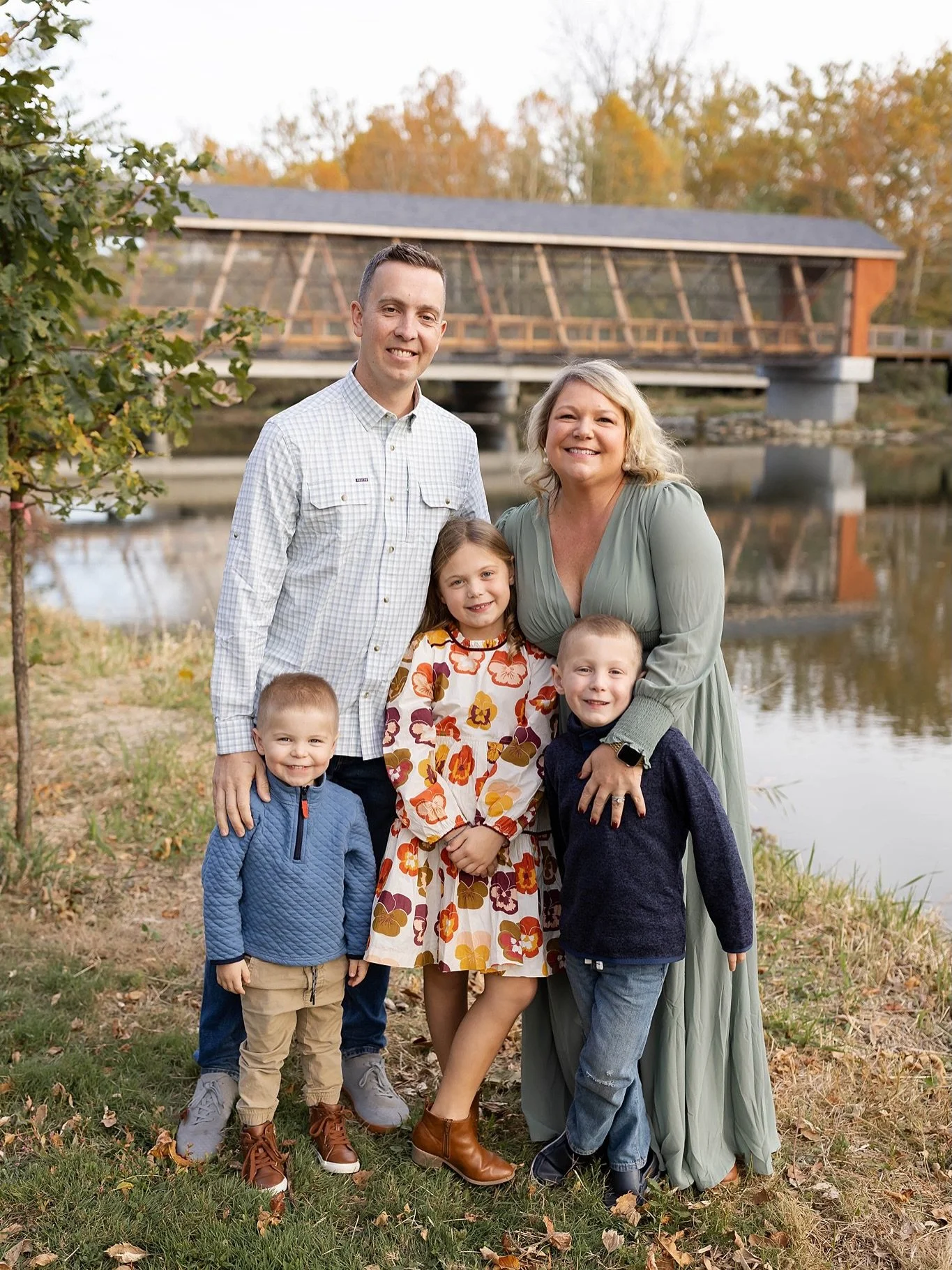 When all three kids smile for ALL the family shots&hellip;well, you post.those.family.shots 👏 (and then a blooper, obviously)