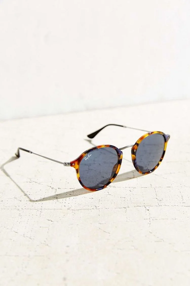 PHOTO VIA URBAN OUTFITTERS