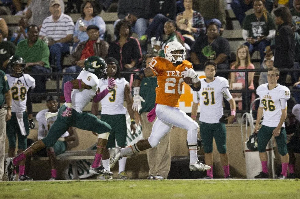 101814_Texas-Lobo-Football05.jpg
