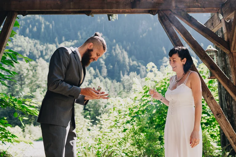 skyomish-river-elopement-photos-kristawelch-0031.jpg