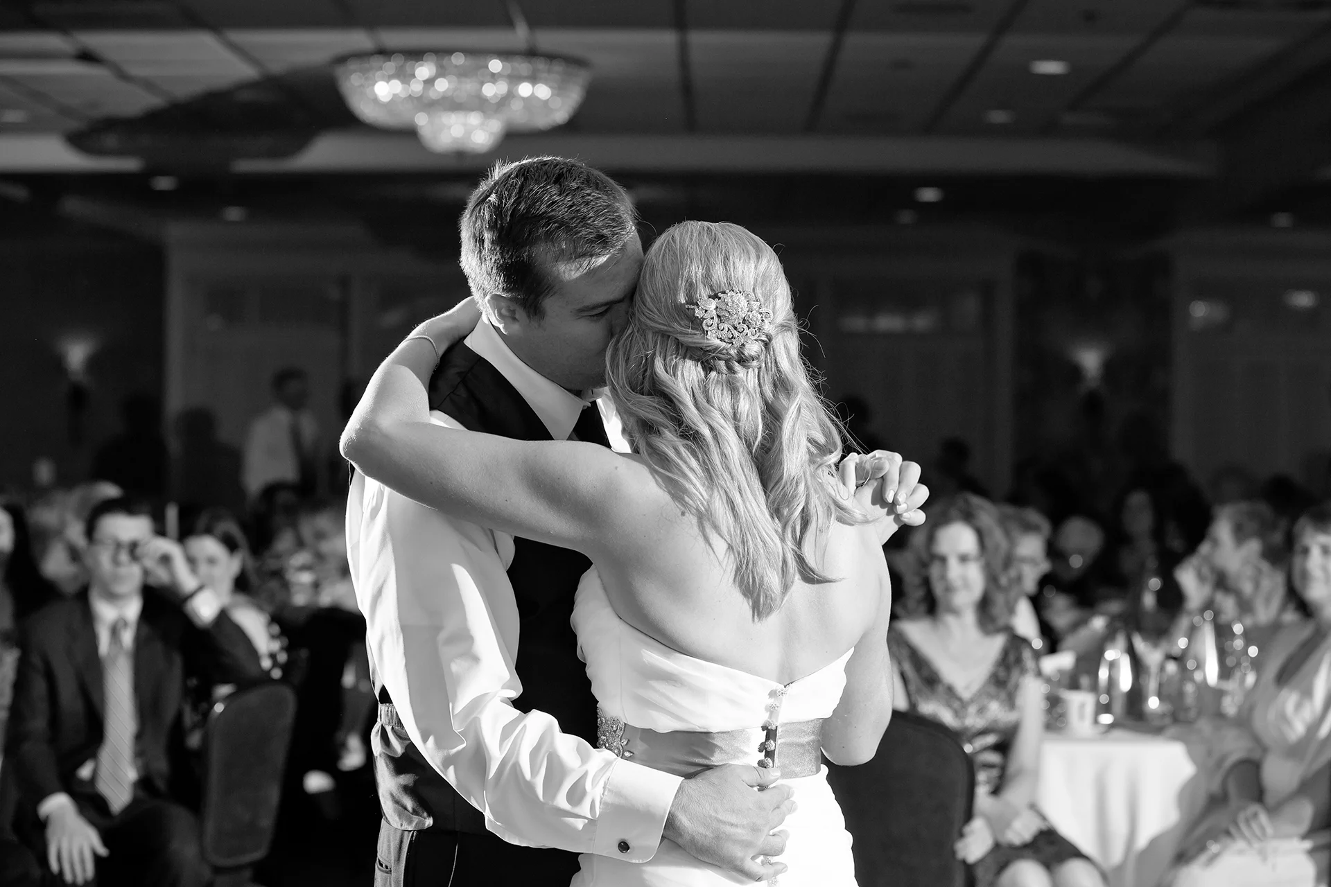LaceHanky_CountryClub_Wedding_0003.jpg