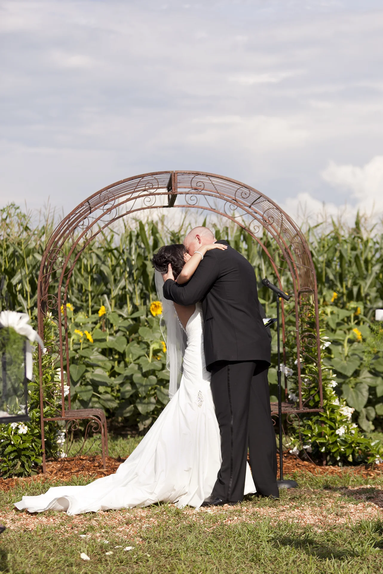 LaceHanky_Farm_Wedding_0129.jpg