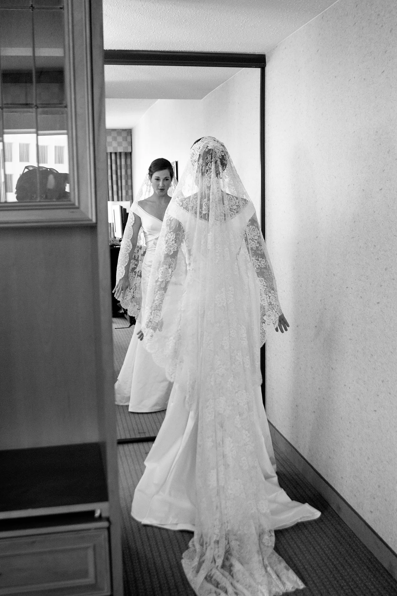 LaceHanky_City_Wedding_0010.jpg