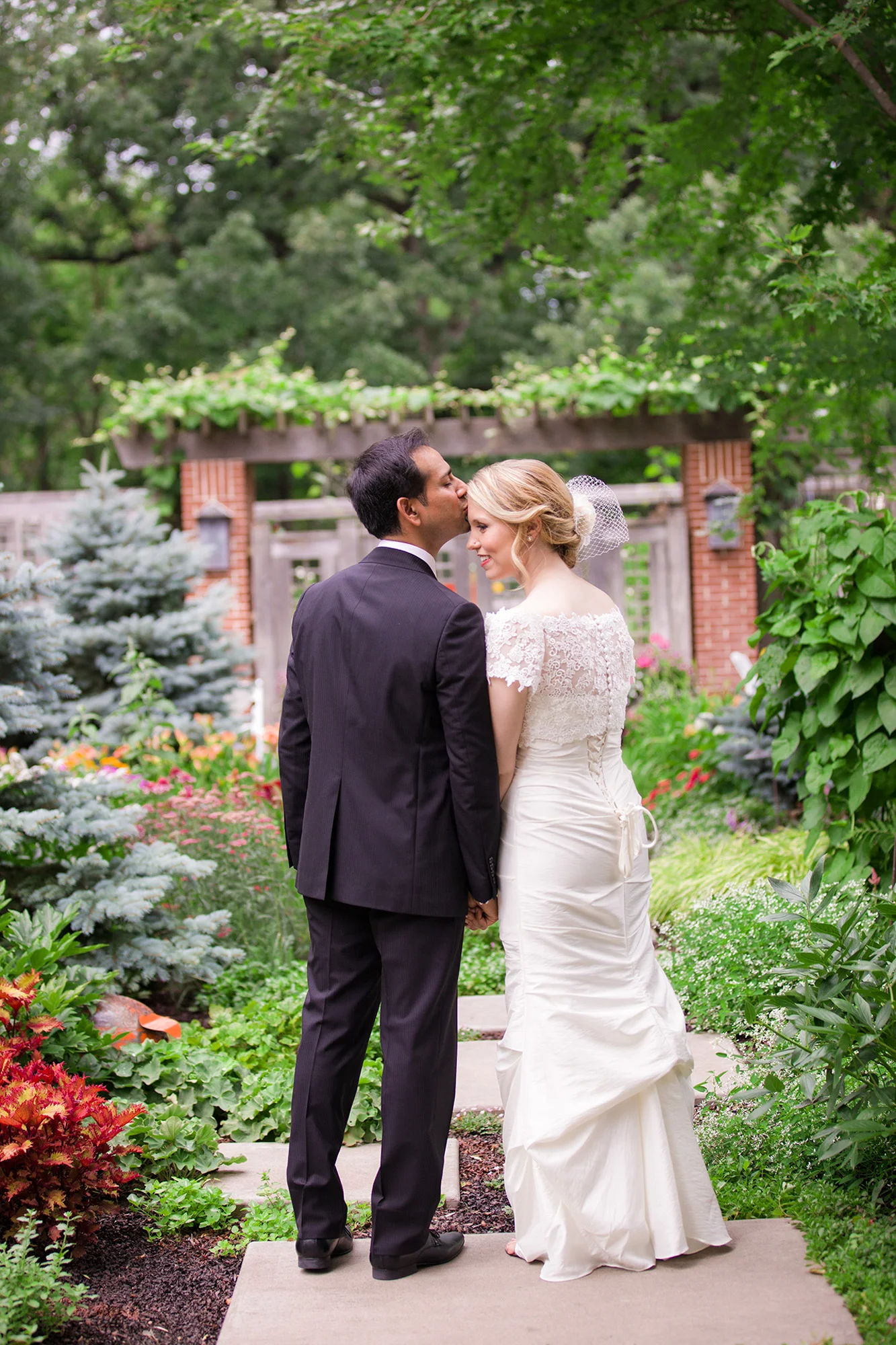 LaceHanky_SummerWeddings_004.jpg