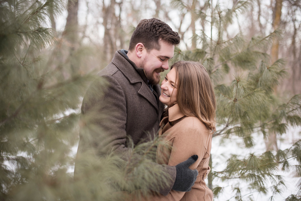 LaceHanky_Wisconsin_Engagement_003.jpg