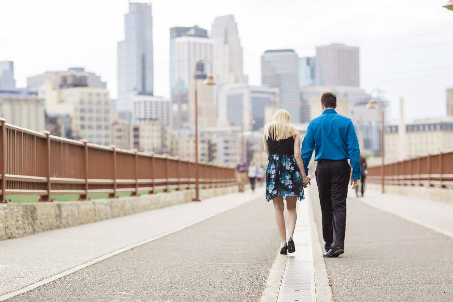 _LaceHanky_Minneapolis_EngagementPhotos_001.jpg