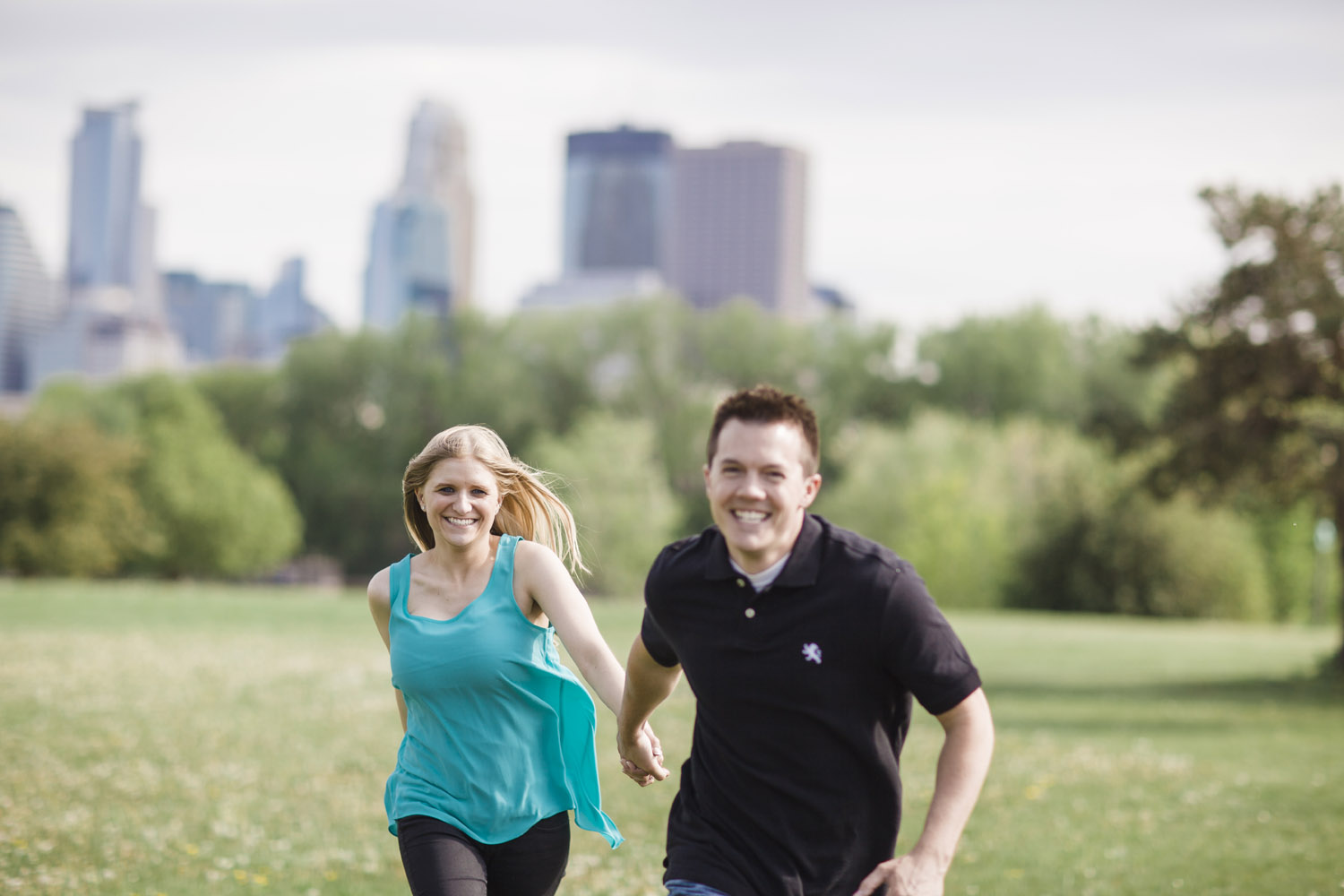 _LaceHanky_Minneapolis_EngagementPhotos_013.jpg