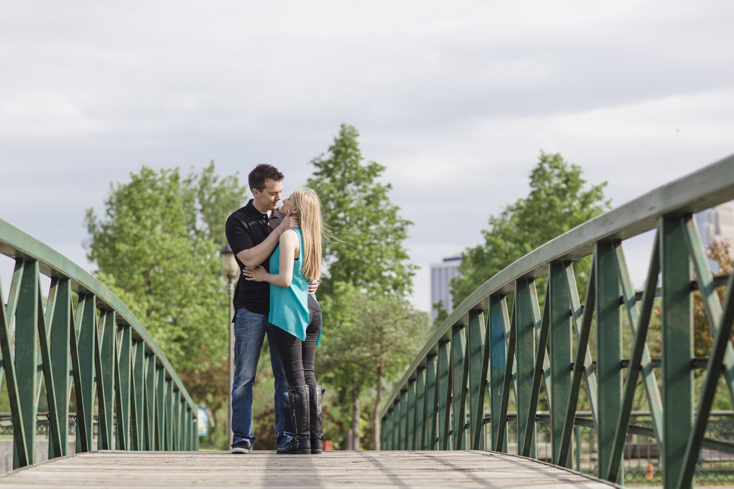 _LaceHanky_Minneapolis_EngagementPhotos_015.jpg