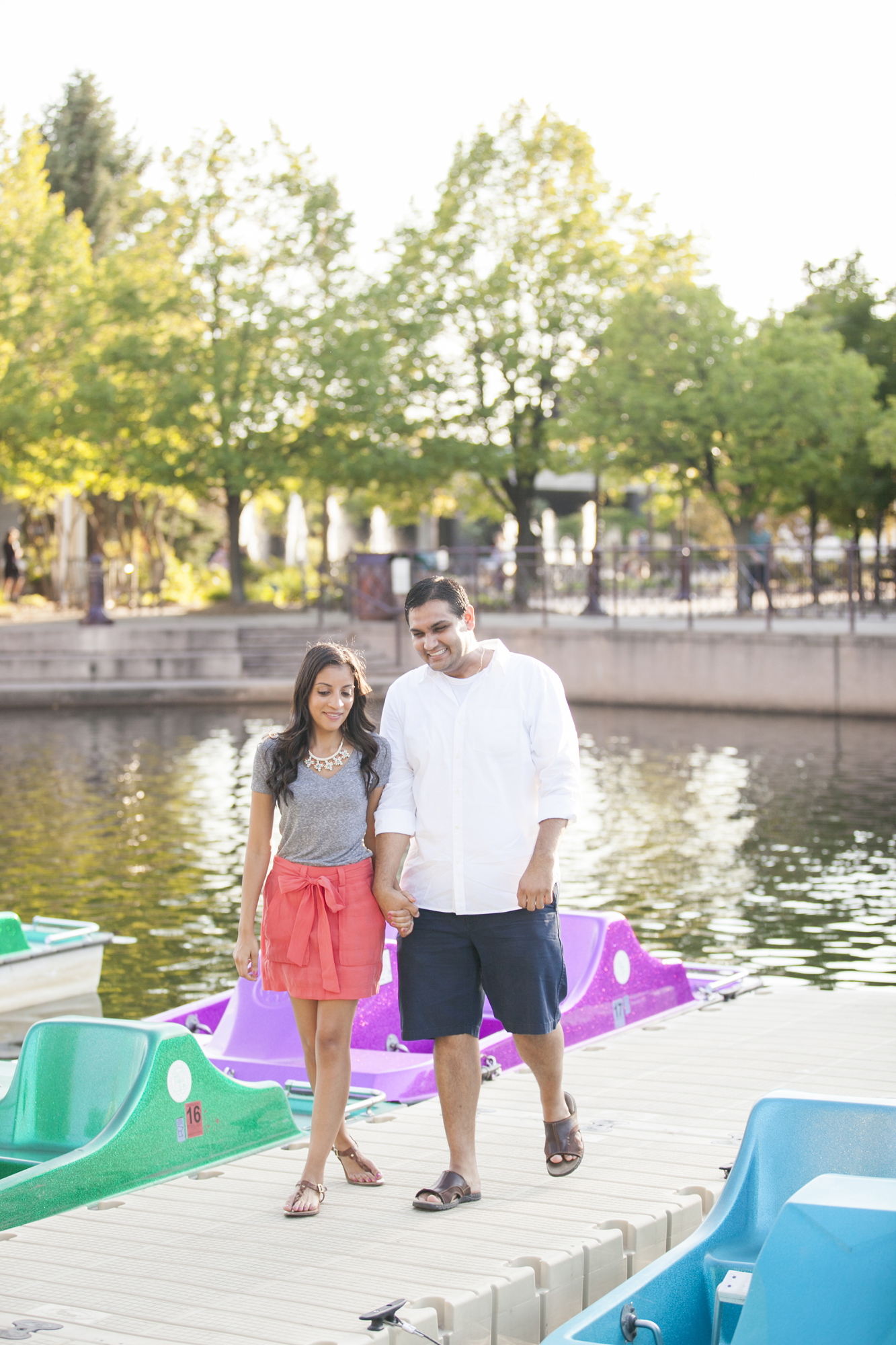 centennial_lake_edina_engagement_11.jpg