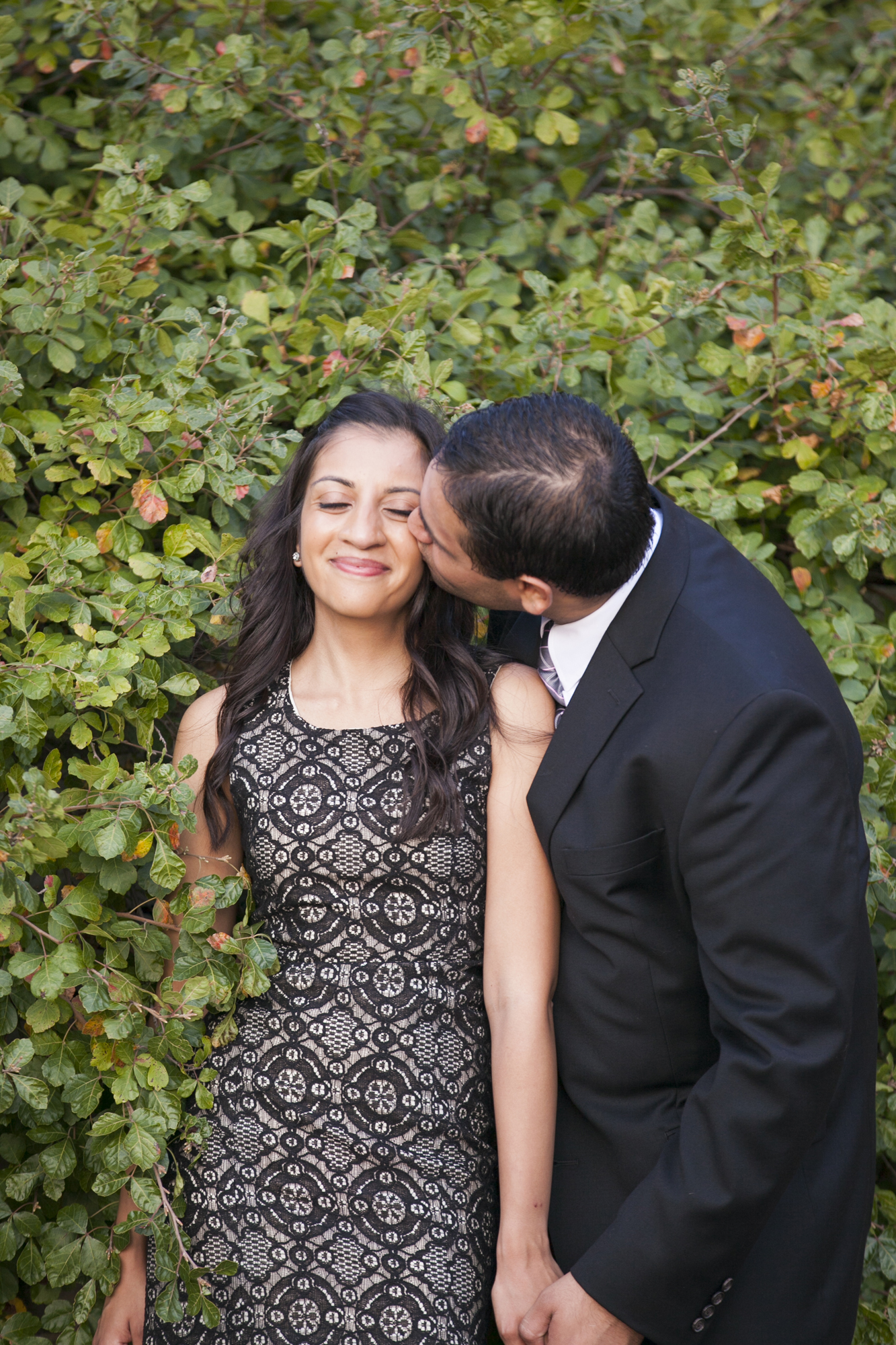 centennial_lake_edina_engagement_16.jpg