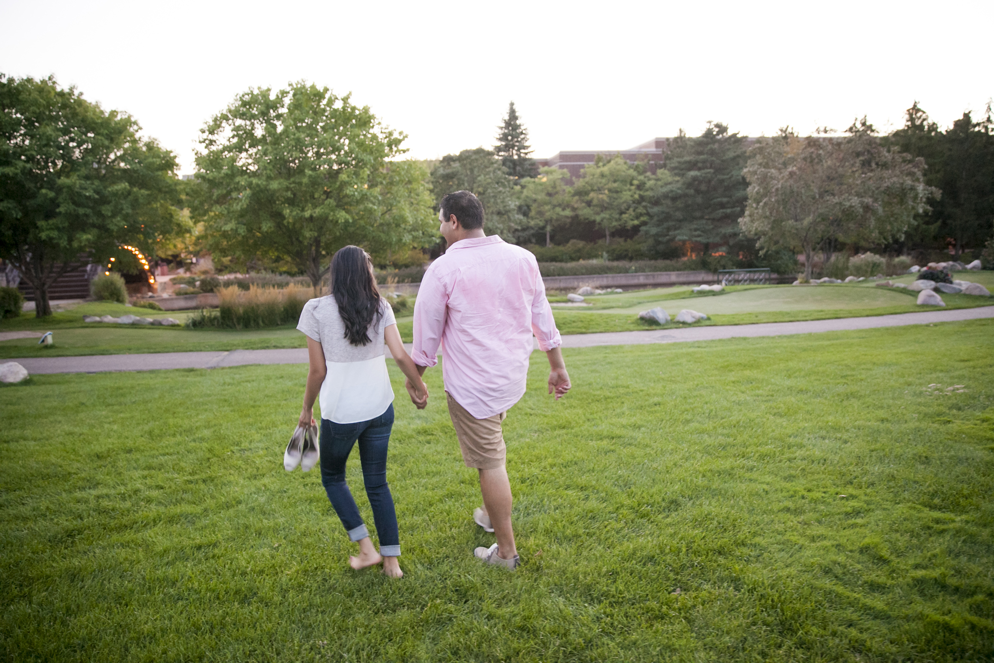 centennial_lake_edina_engagement_23.jpg