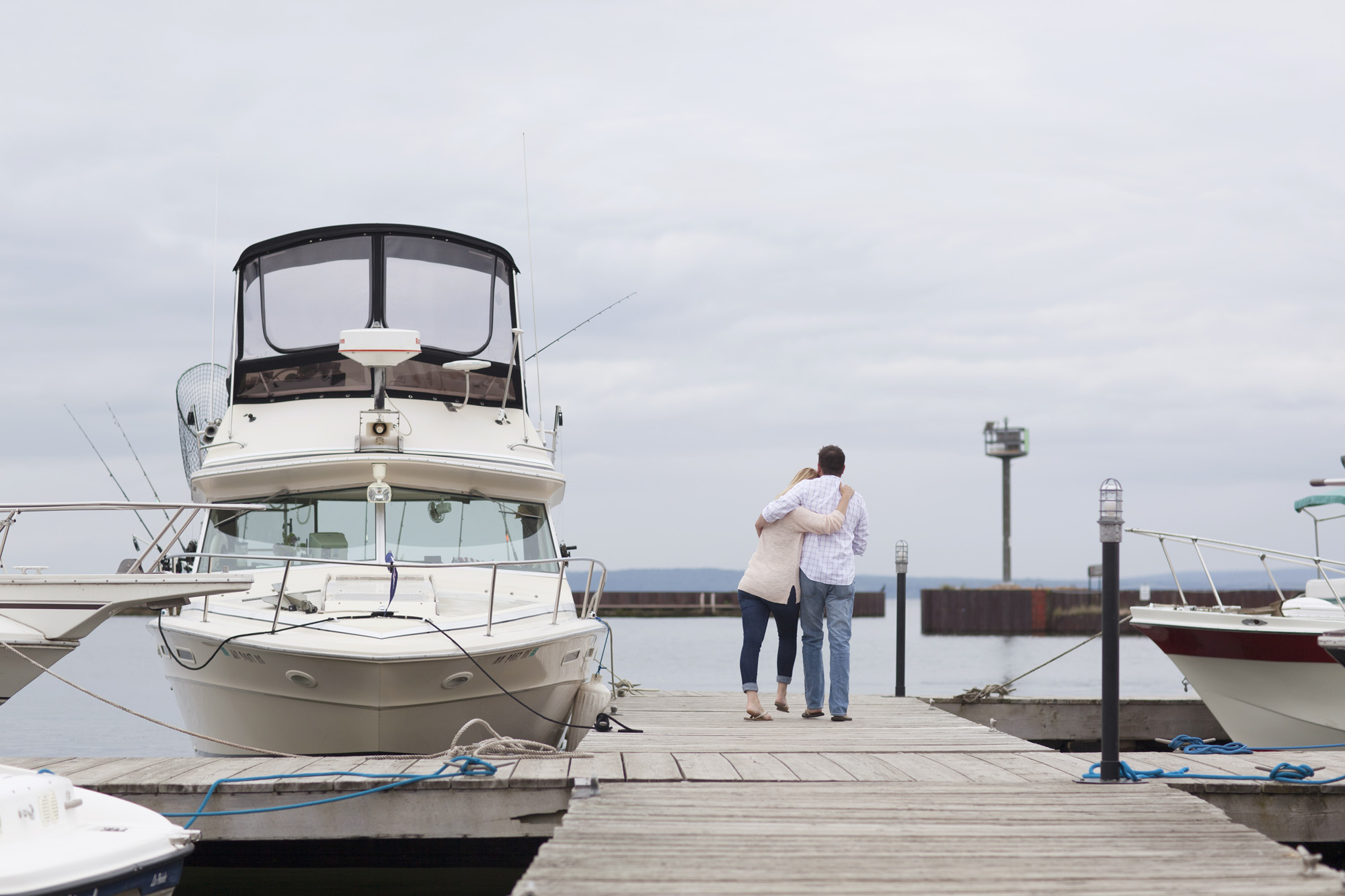 Beach_Sailboat_Engagement_006.jpg