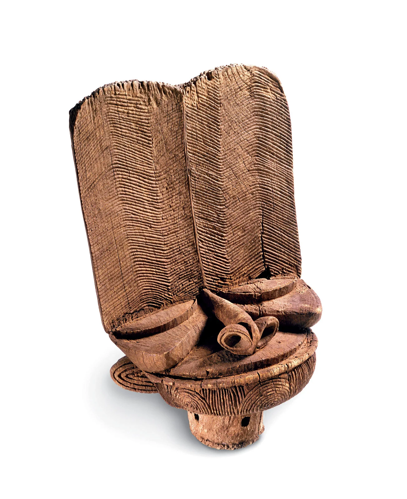 CREST ( TSESAH ) of wood, Bamileke, Cameroon, 91.8 × 57.8 × 33.0 centimeters, late nineteenth/early twentieth century. The Menil Collection, Houston. Photographs courtesy of the Metropolitan Museum of Art.