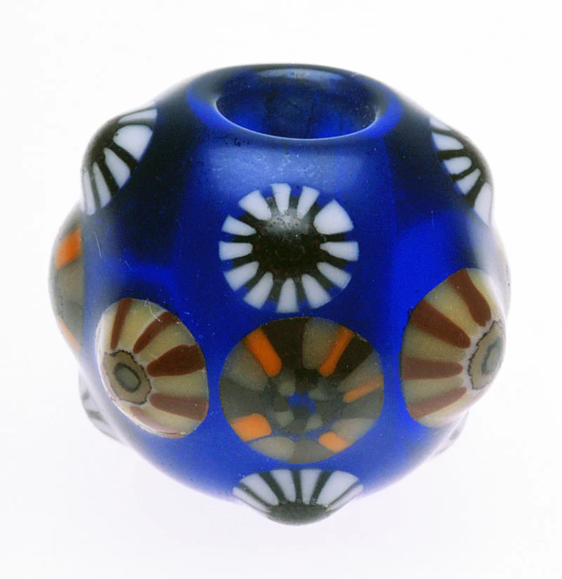 Kyoyu Asao’s interpretation of an Edo Period glass bead or ojime (1.9cm high). RKL