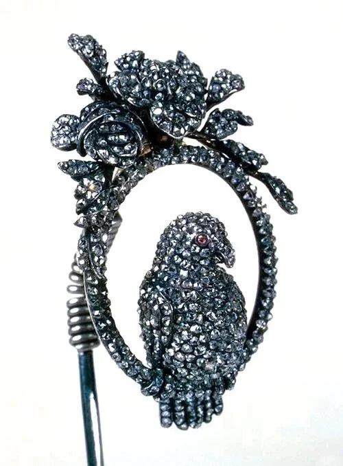 HERMITAGE AMSTERDAM: Hair pin, 1770-1790.