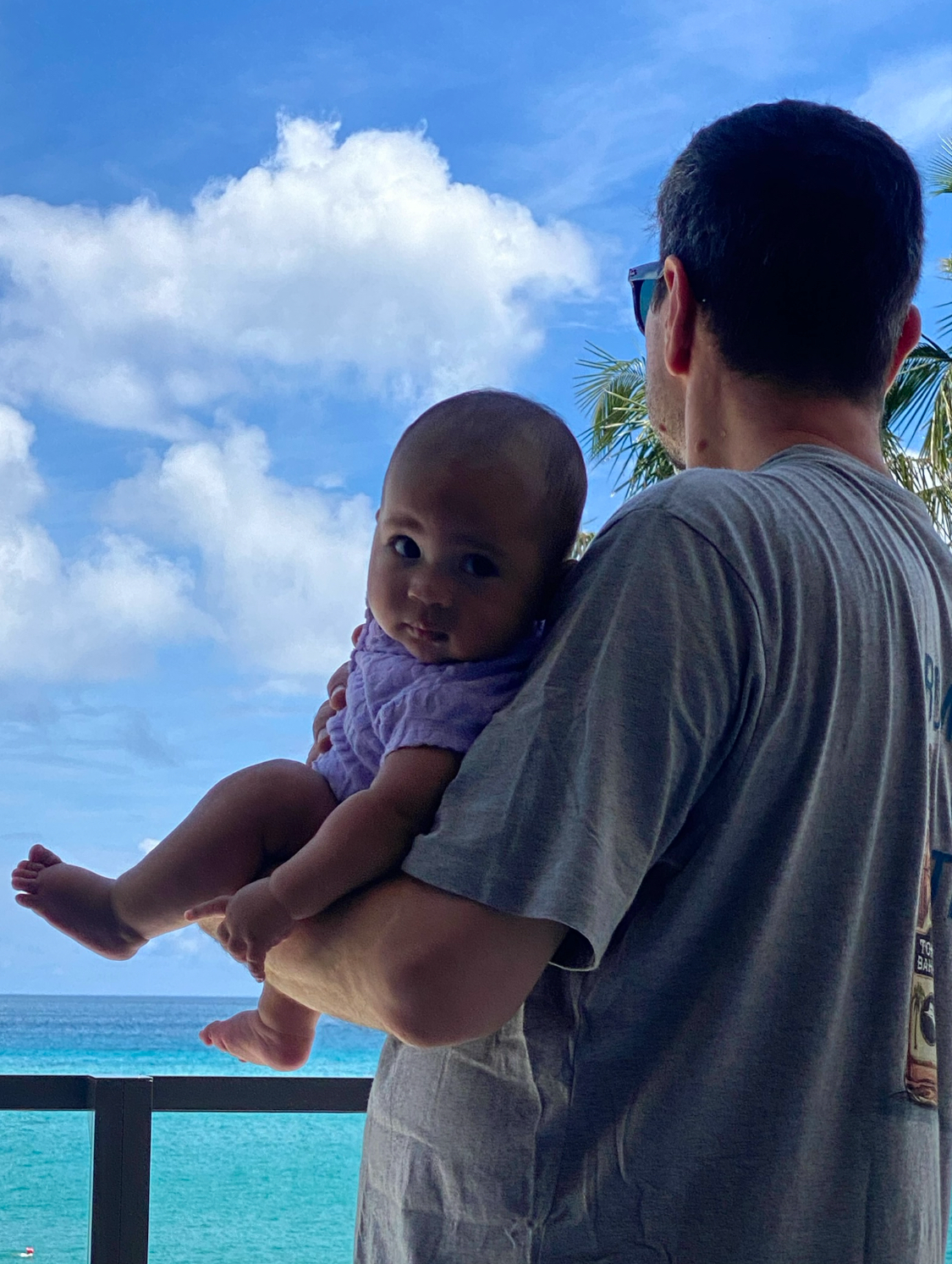 Daddy and daughter - Bermuda.png