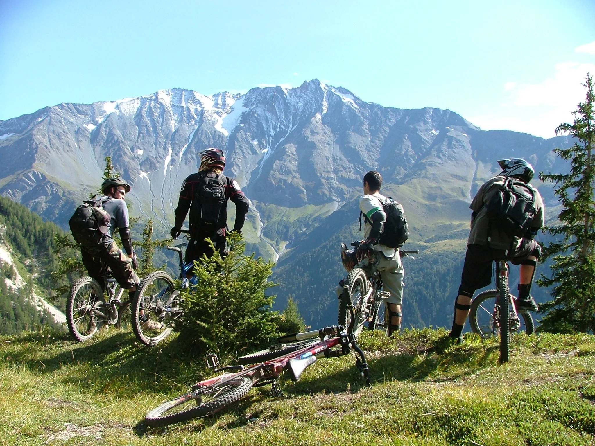 Les Arcs group shot.JPG