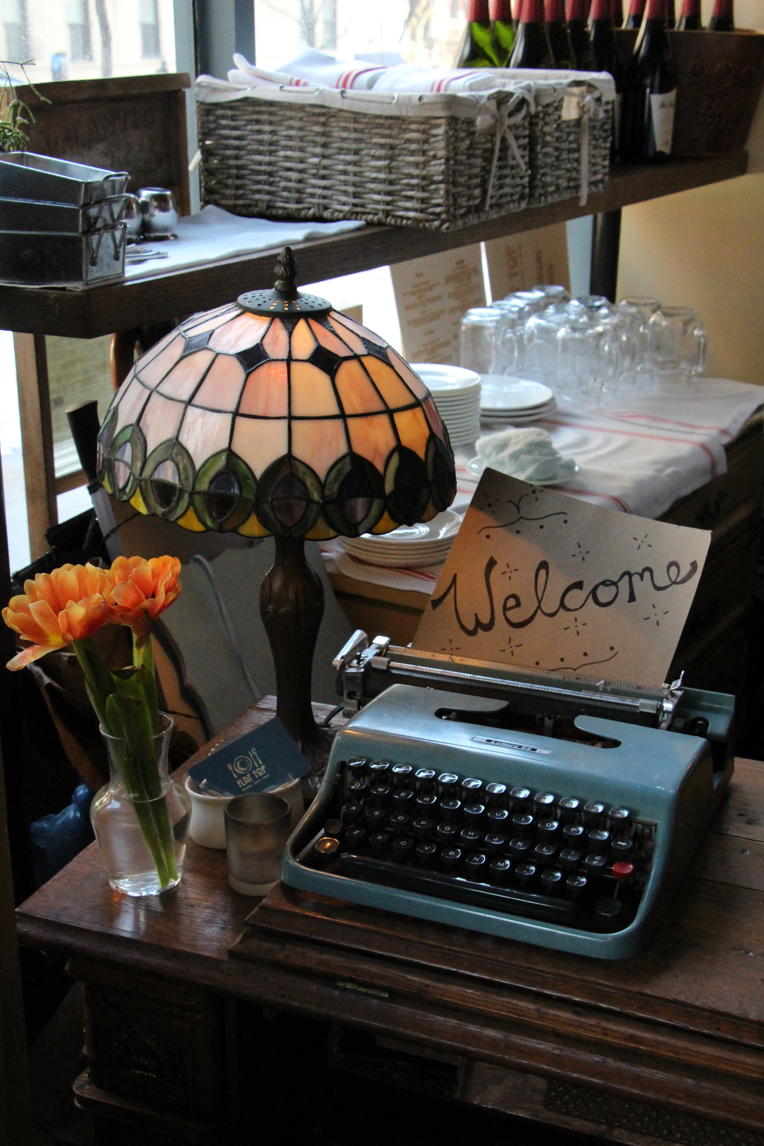 Digging the stained glass lamp and typewriter 
