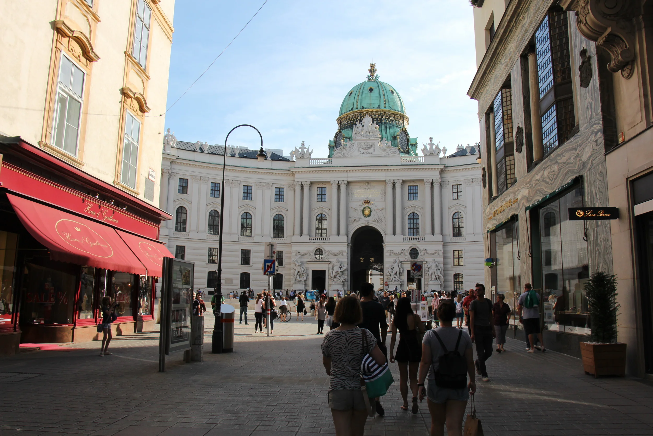 Shopping around the Stephansplatz area
