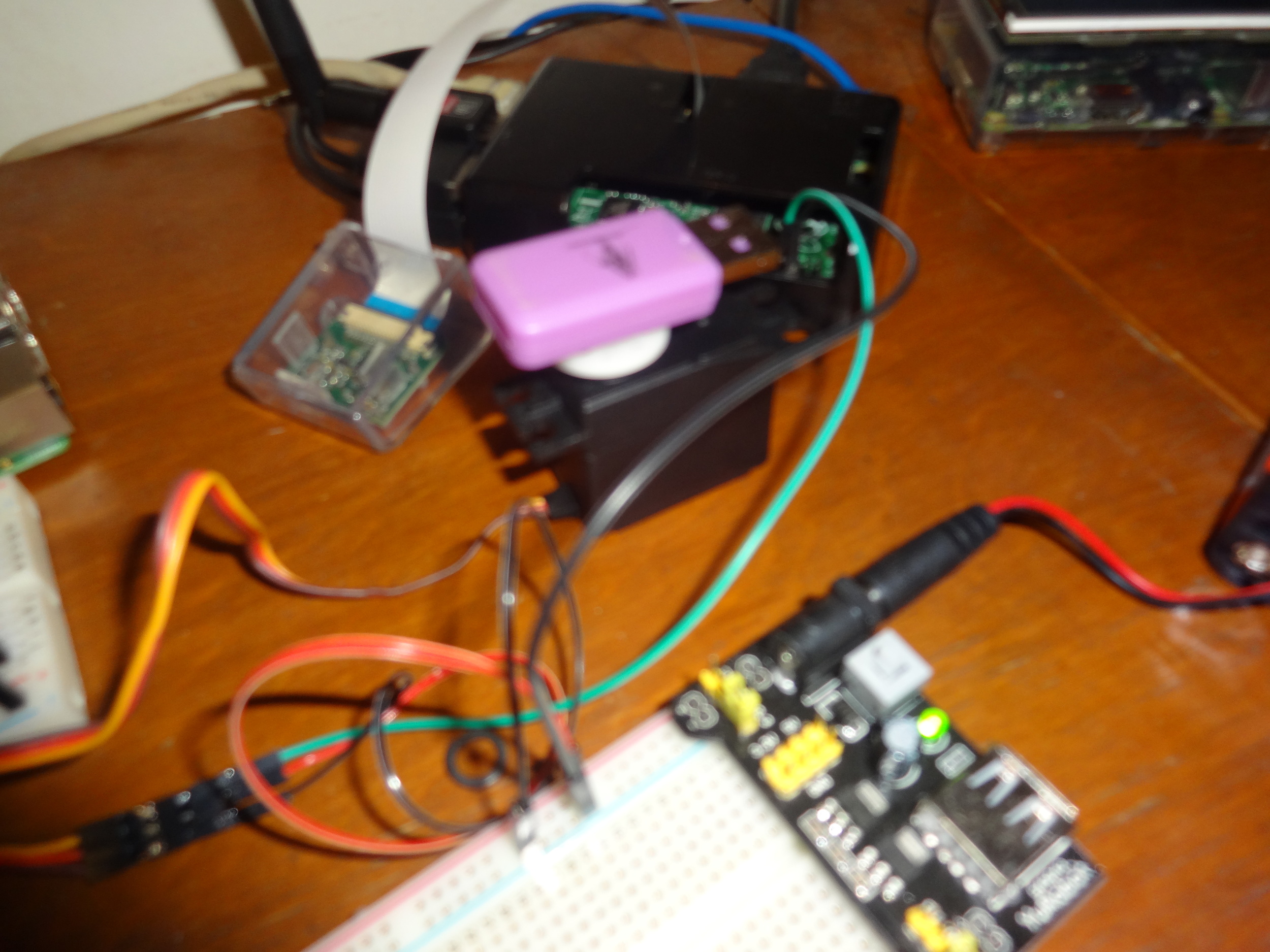Placed camera in housing / calibrating servo