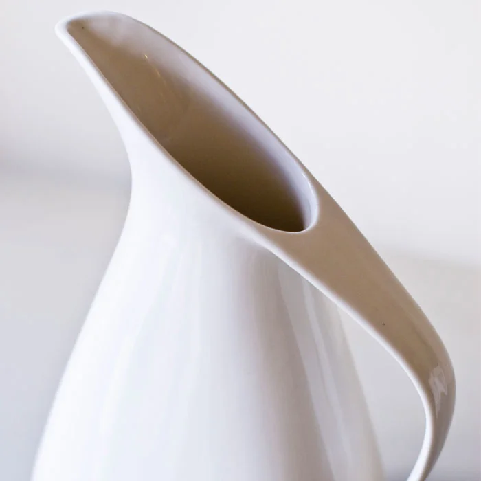 elegant-jug_02.jpg